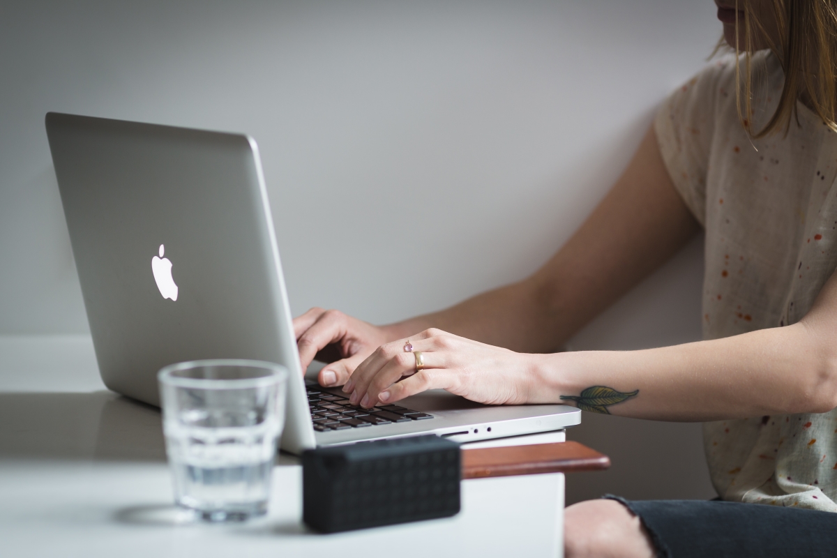 Job applicant writer her resume headline